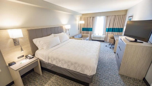Holiday Inn Knoxville N - Merchant Drive image 14